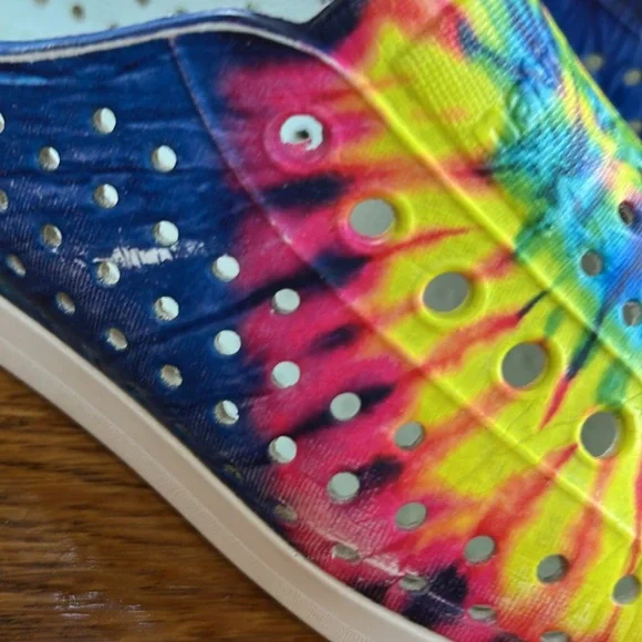 Native Jefferson Tie Dye print slip on rubber shoes. Women’s Size 6. - Picture 11 of 12